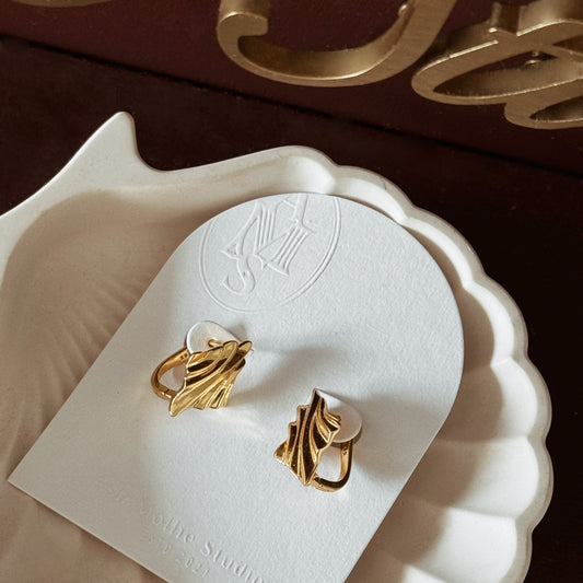 SERENA Diamond Shape Wavy Earrings - ASH MOLLIE STUDIO