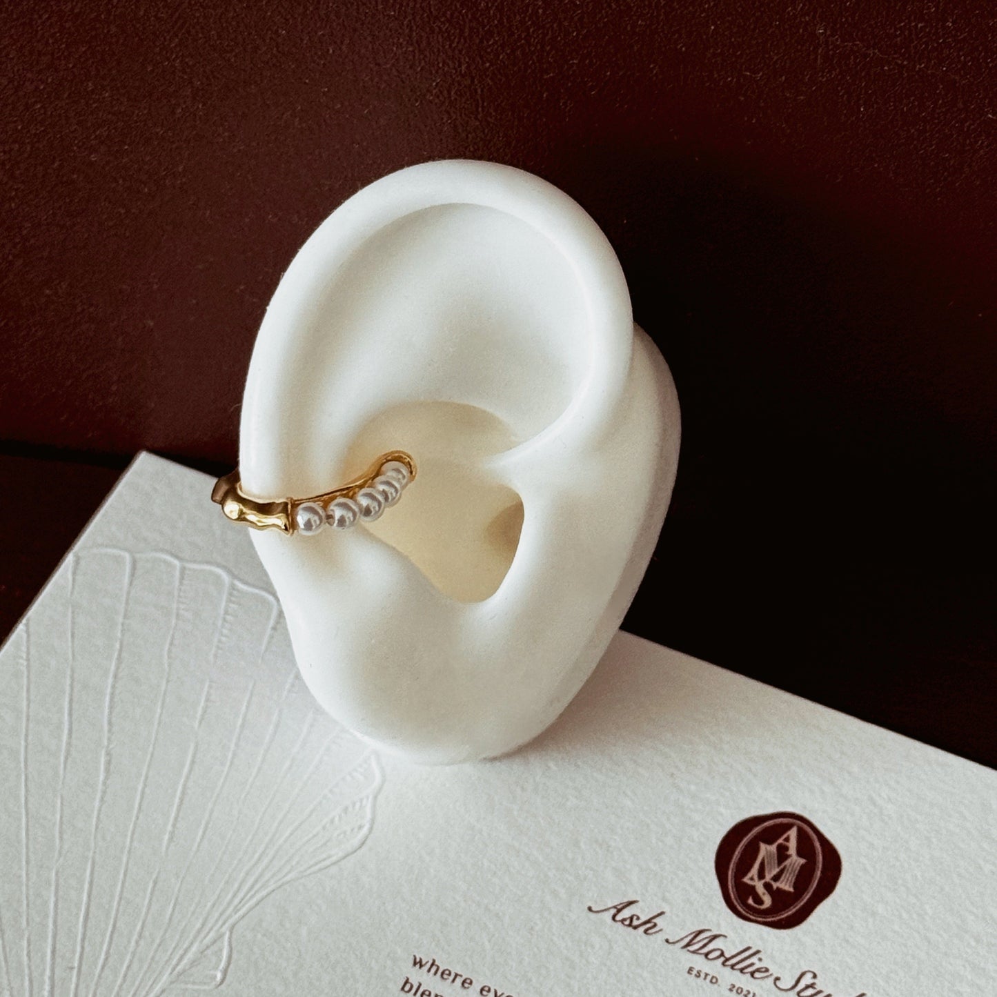 DIORA Pearl Ear Cuff