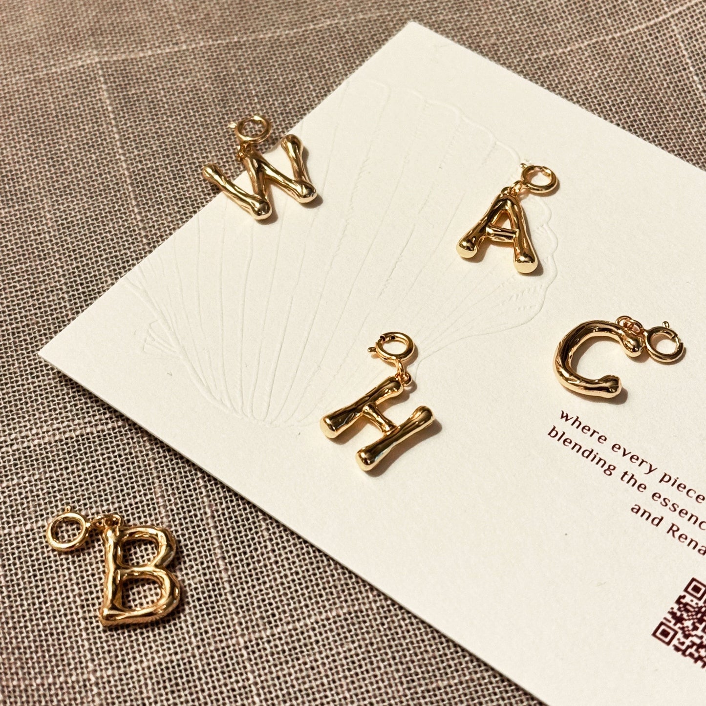 Gold and silver chain pendant with a timeless design