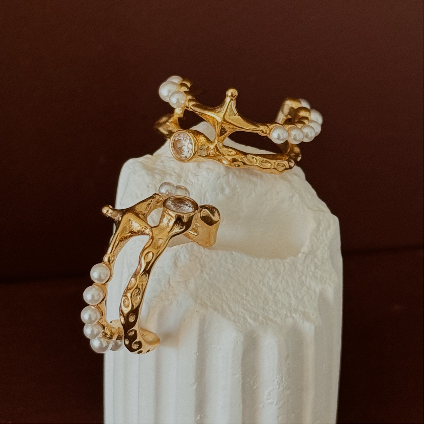Double hoop earrings with pearls and beads in gold
