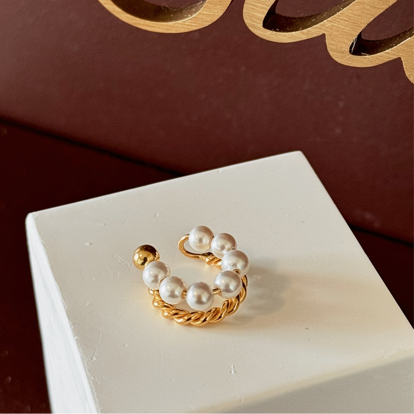 EPHY Pearls and Chain Ear Cuff