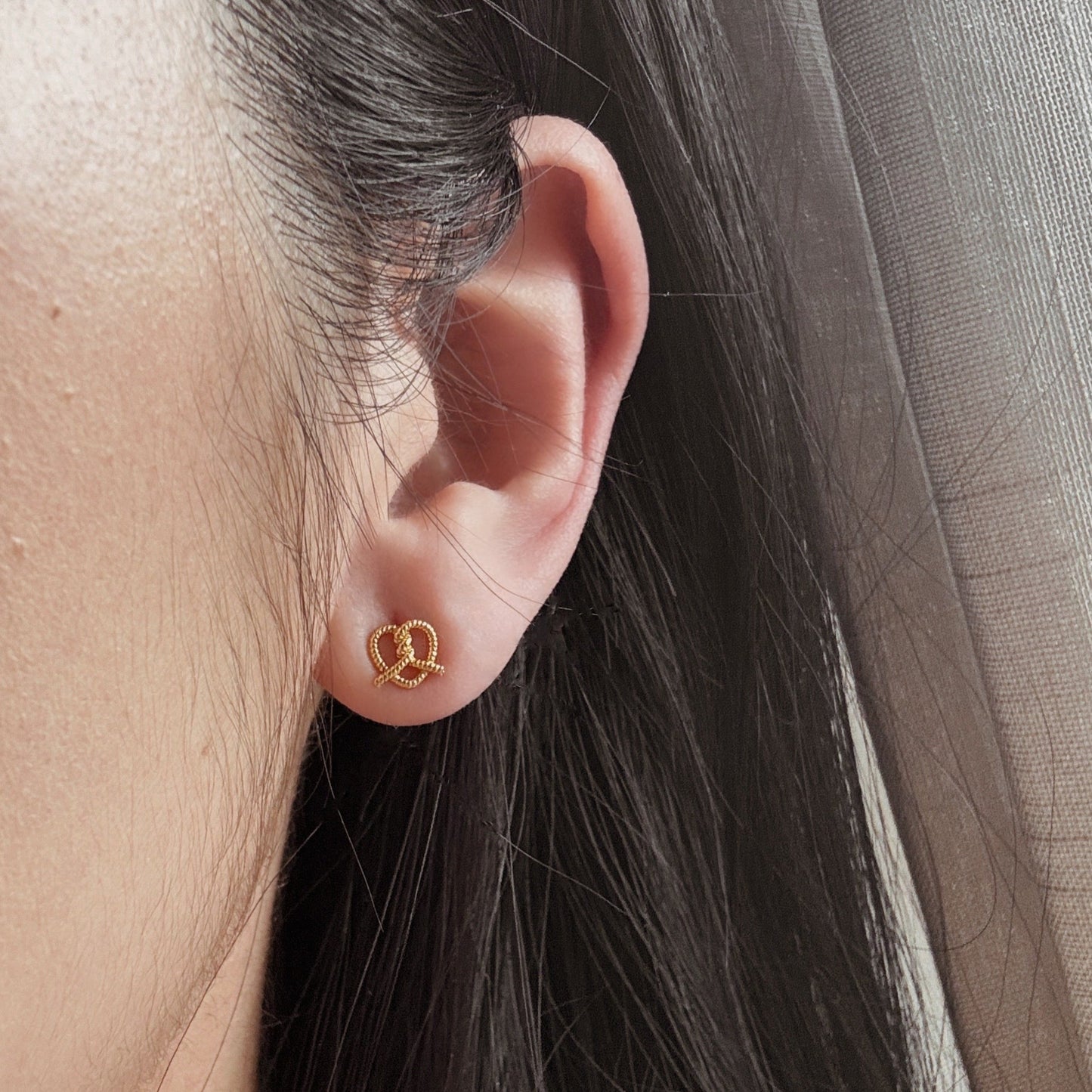THE PRETZEL Mini Pretzel Earring Studs - ASH MOLLIE STUDIO