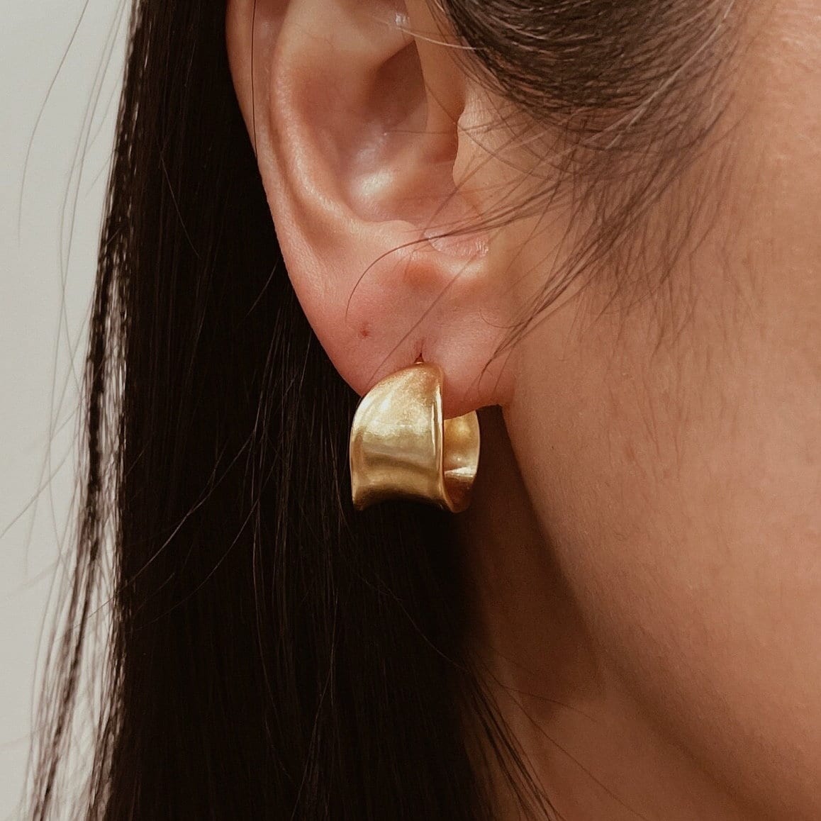 ELLARIA Thick Hoop Earrings Gold Handmade Small Hoops