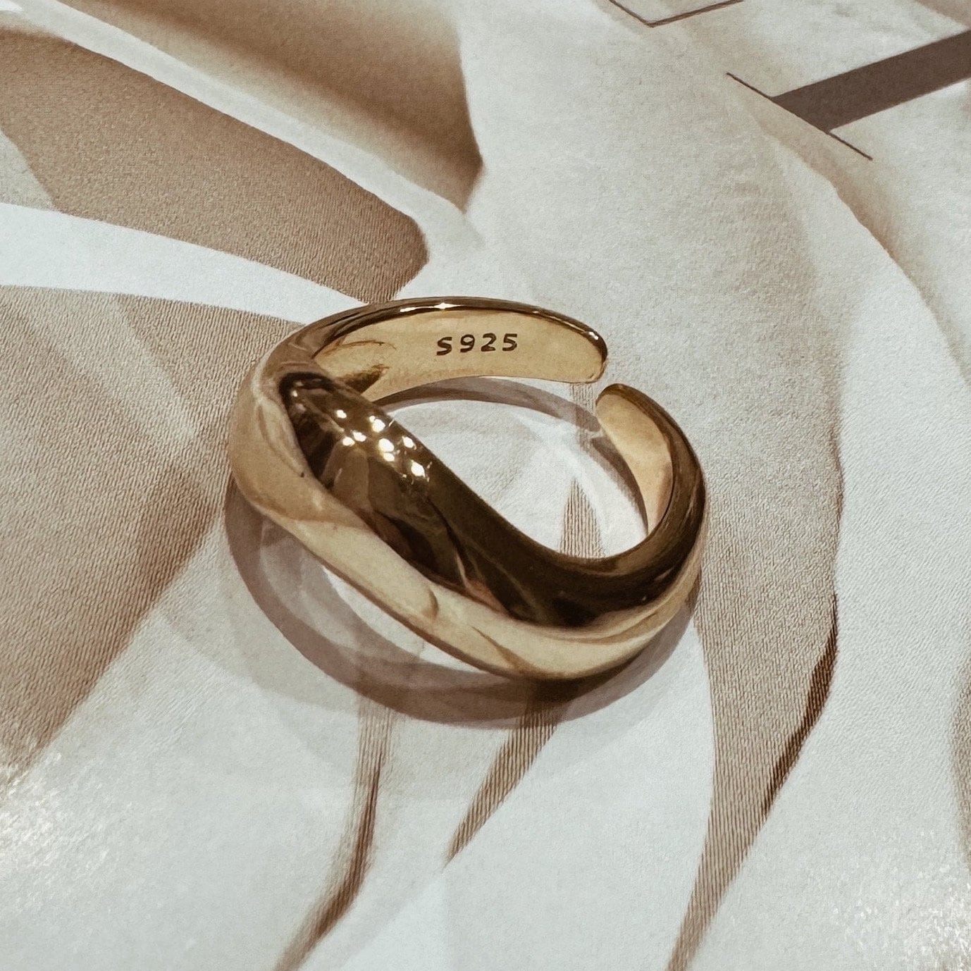 AMS French Vintage Gold Basic Statement Ring