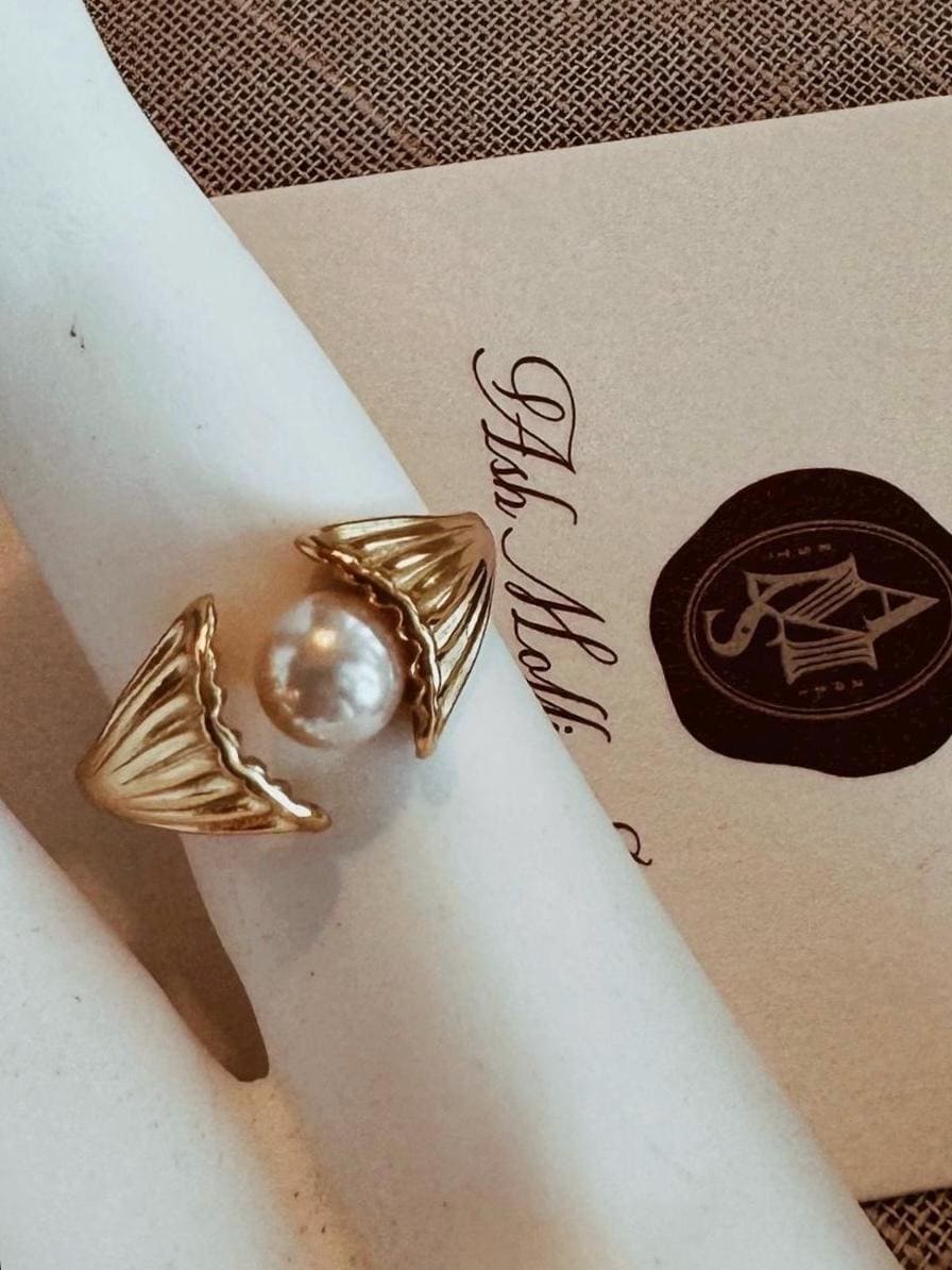 AMS French Vintage Classy Gold Ring with Pearl